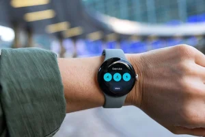 Google Pixel Watch Güncellemesini Zorlayın ve Eski Wear OS Hack'i Deneyin