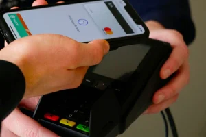 Apple Pay Türkiye'de Yasak mı